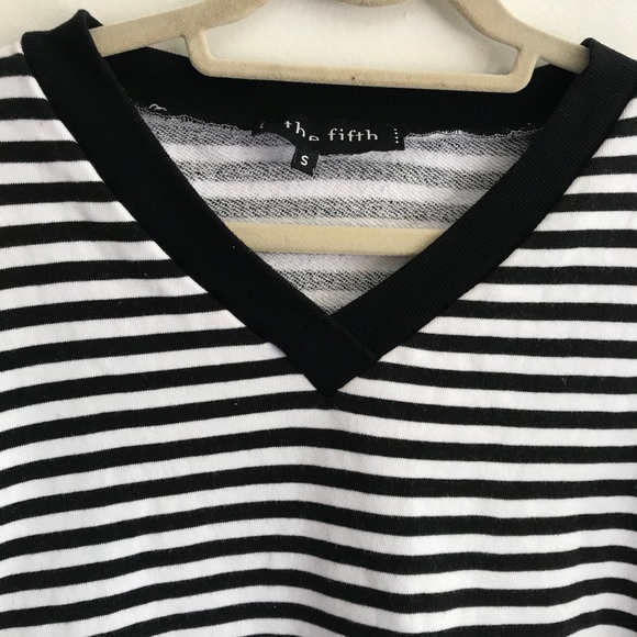 The Fifth Black & White Crop Top - Picture 4 of 4